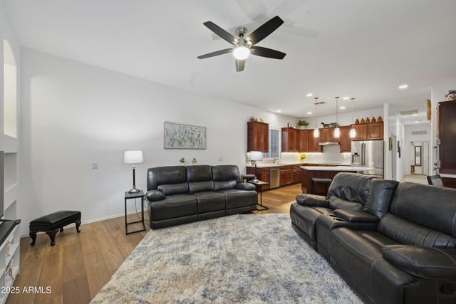 9747 E GREENWAY Street, Mesa, AZ 85207