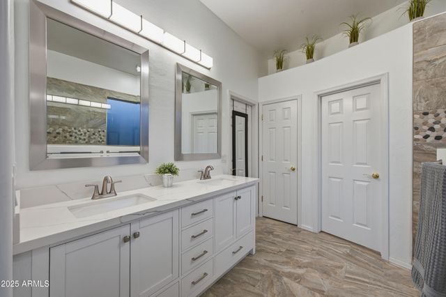 9747 E GREENWAY Street, Mesa, AZ 85207