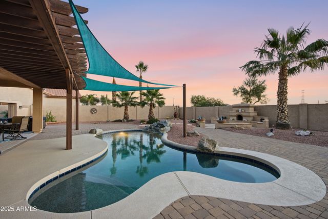 9747 E GREENWAY Street, Mesa, AZ 85207