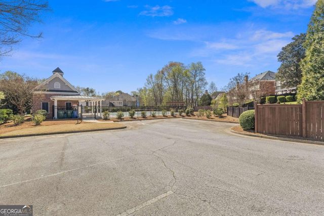 4530 Oak Brook Drive SE, Smyrna, GA 30082