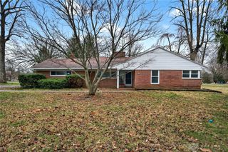 1697 Countryside Drive, Beavercreek, OH 45432