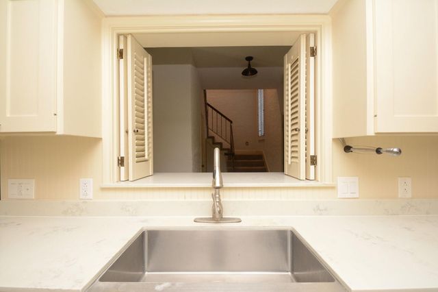 425 E Fair Harbor Lane, Houston, TX 77079