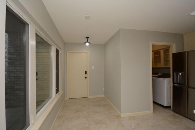 425 E Fair Harbor Lane, Houston, TX 77079