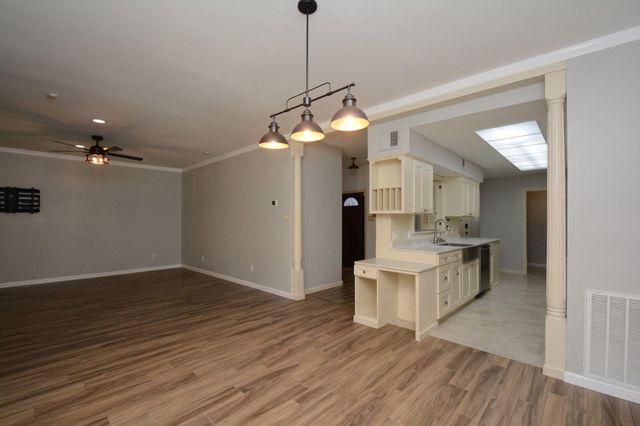 425 E Fair Harbor Lane, Houston, TX 77079