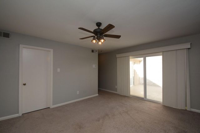 425 E Fair Harbor Lane, Houston, TX 77079