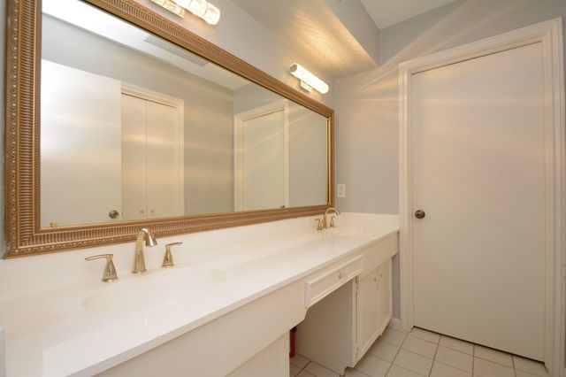 425 E Fair Harbor Lane, Houston, TX 77079