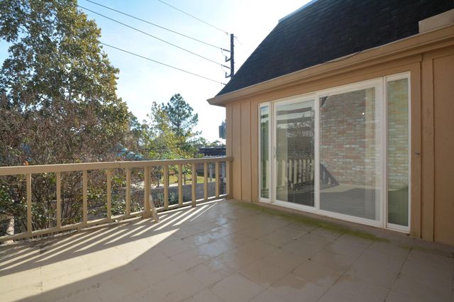 425 E Fair Harbor Lane, Houston, TX 77079