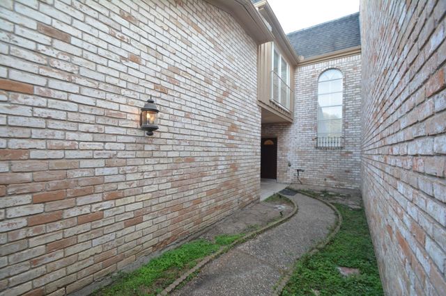 425 E Fair Harbor Lane, Houston, TX 77079