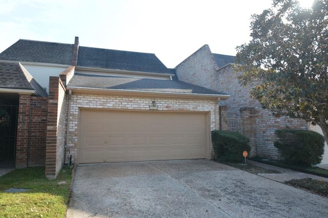 425 E Fair Harbor Lane, Houston, TX 77079