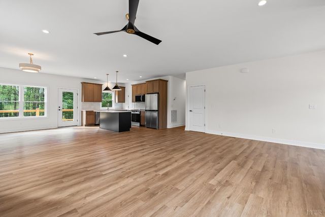 9041 Stonewall Road, Appomattox, VA 24522