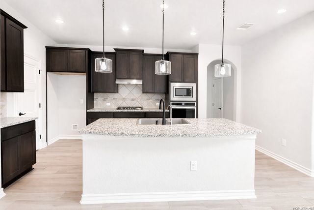 8710 Kallison Arbor, San Antonio, TX 78254