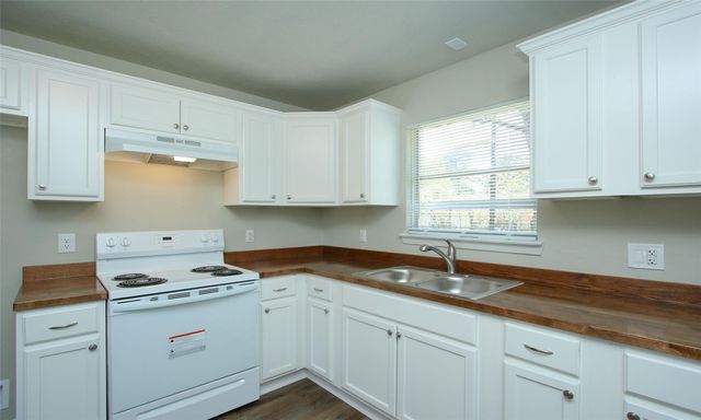 6326 Guadalupe Street, Houston, TX 77016
