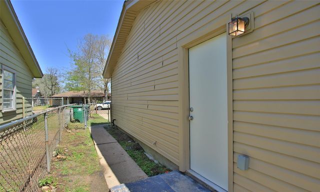 6326 Guadalupe Street, Houston, TX 77016