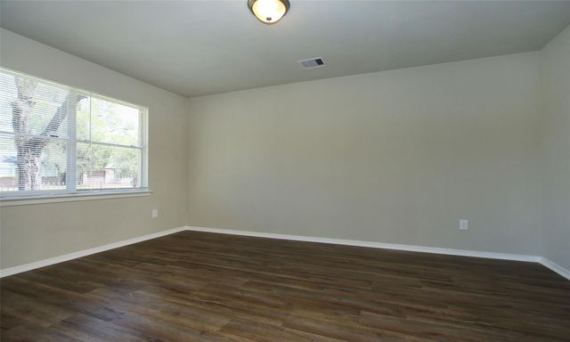 6326 Guadalupe Street, Houston, TX 77016