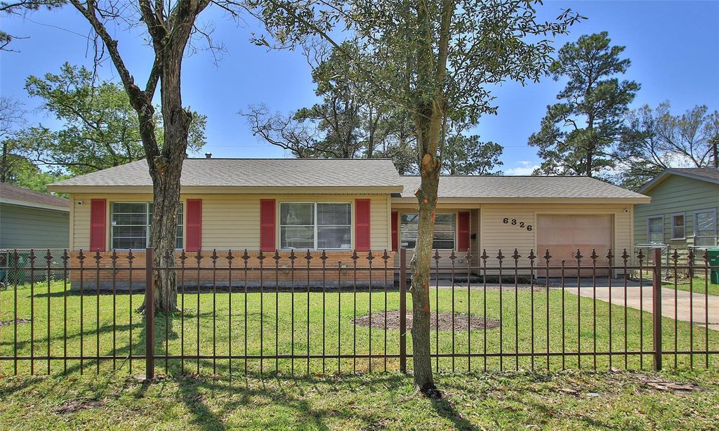 6326 Guadalupe Street, Houston, TX 77016