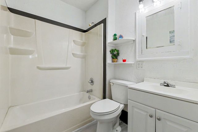 208 N Kansas, Wichita, KS 67214