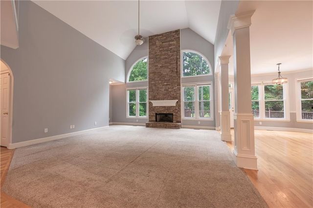 1073 Towne Lake Hills E, Woodstock, GA 30189