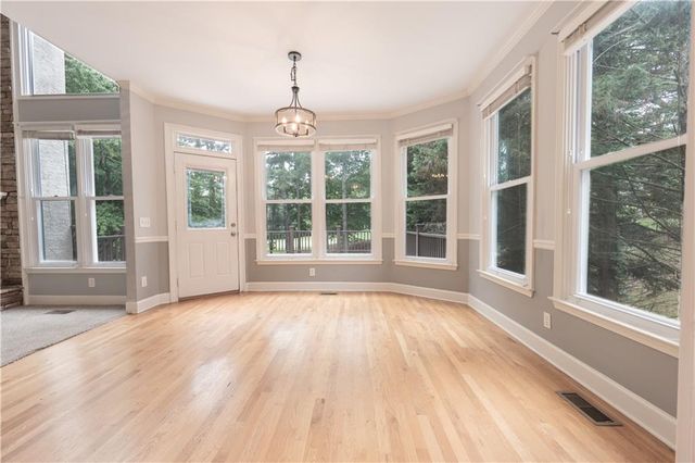 1073 Towne Lake Hills E, Woodstock, GA 30189