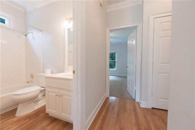 1073 Towne Lake Hills E, Woodstock, GA 30189