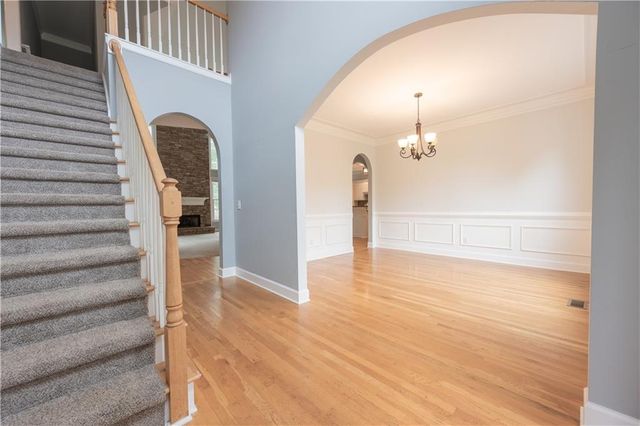 1073 Towne Lake Hills E, Woodstock, GA 30189