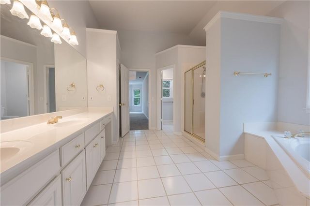 1073 Towne Lake Hills E, Woodstock, GA 30189