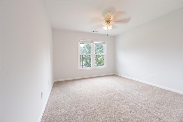 1073 Towne Lake Hills E, Woodstock, GA 30189