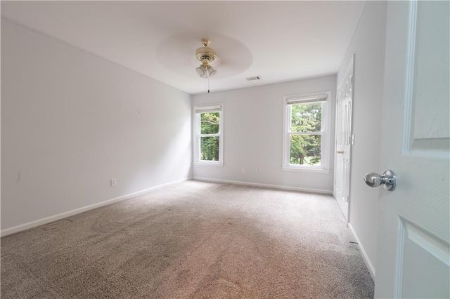 1073 Towne Lake Hills E, Woodstock, GA 30189