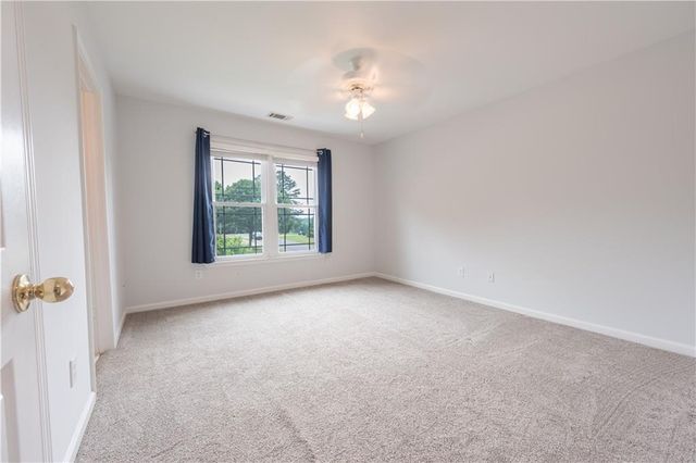 1073 Towne Lake Hills E, Woodstock, GA 30189