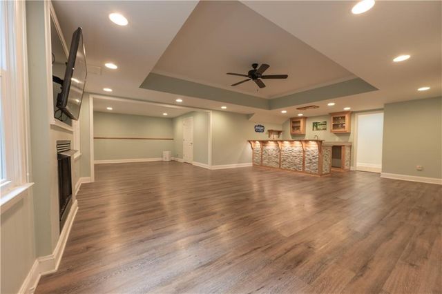1073 Towne Lake Hills E, Woodstock, GA 30189