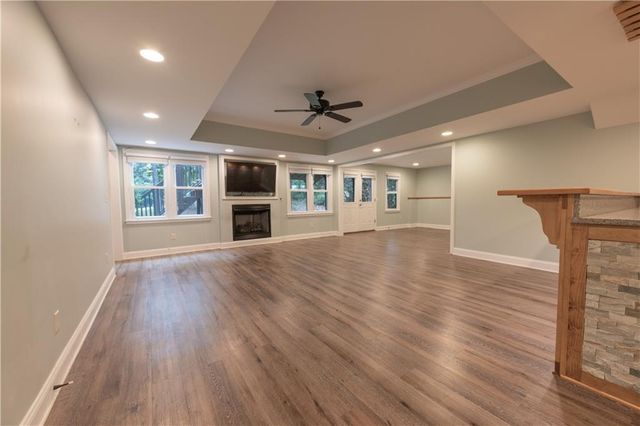 1073 Towne Lake Hills E, Woodstock, GA 30189