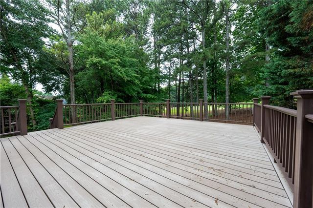 1073 Towne Lake Hills E, Woodstock, GA 30189