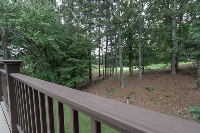 1073 Towne Lake Hills E, Woodstock, GA 30189