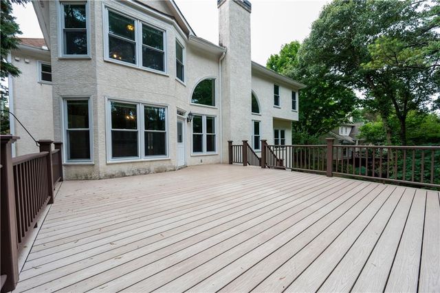 1073 Towne Lake Hills E, Woodstock, GA 30189