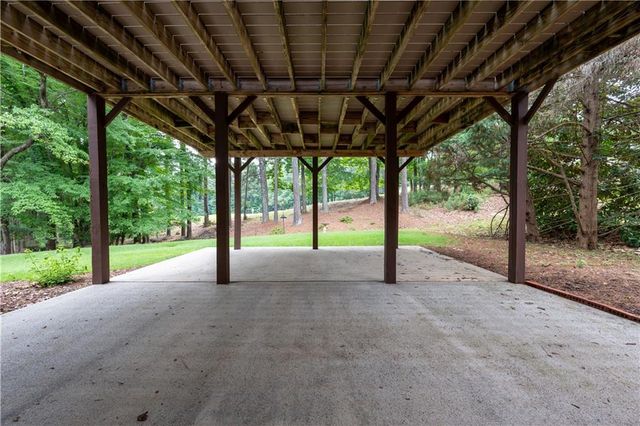 1073 Towne Lake Hills E, Woodstock, GA 30189