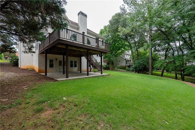 1073 Towne Lake Hills E, Woodstock, GA 30189
