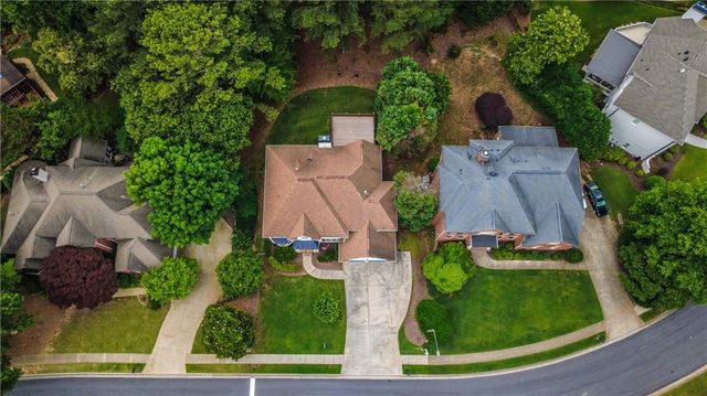 1073 Towne Lake Hills E, Woodstock, GA 30189