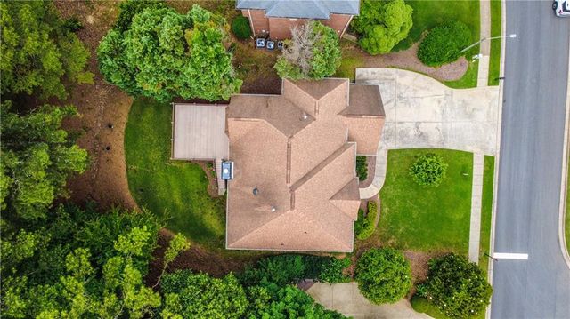 1073 Towne Lake Hills E, Woodstock, GA 30189