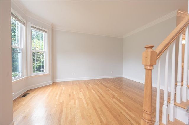 1073 Towne Lake Hills E, Woodstock, GA 30189
