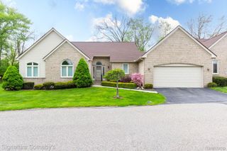 5396 Fairway Court, West Bloomfield Charter Township, MI 48323