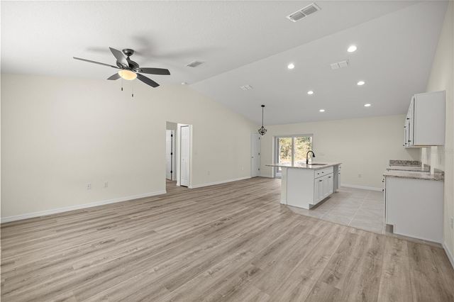 40 BAY DRIVE, Ocklawaha, FL 32179