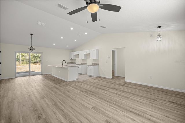 40 BAY DRIVE, Ocklawaha, FL 32179