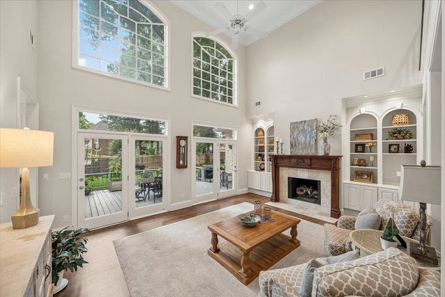 9464 HEDGEGROVE CV, Germantown, TN 38139