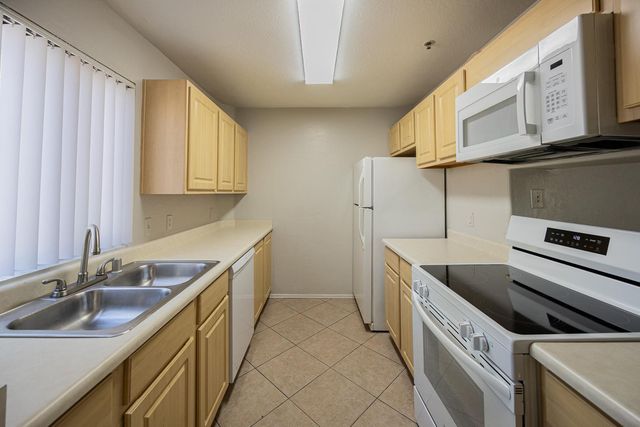 1287 N Alma School Road 131, Chandler, AZ 85224
