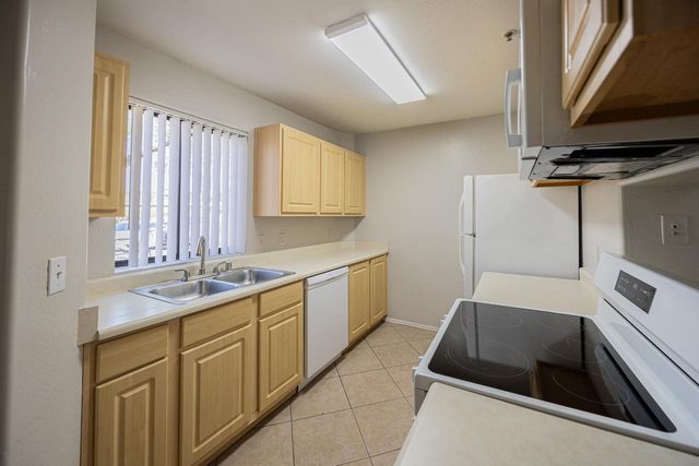 1287 N Alma School Road 131, Chandler, AZ 85224