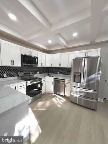 901 N LUZERNE AVE, Baltimore, MD 21205