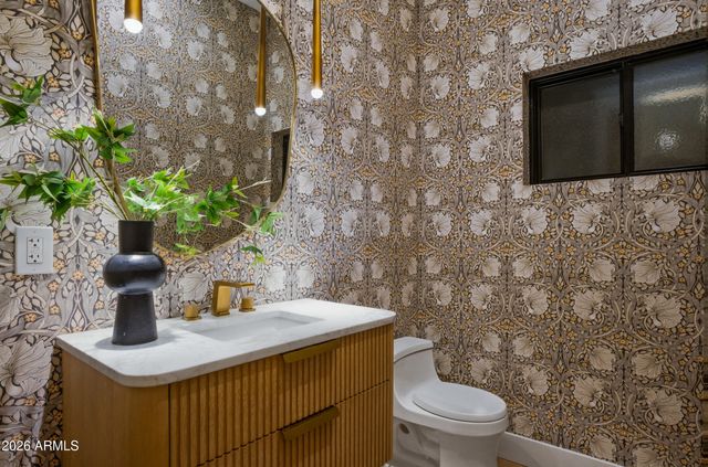 4825 N 70TH Street, Scottsdale, AZ 85251