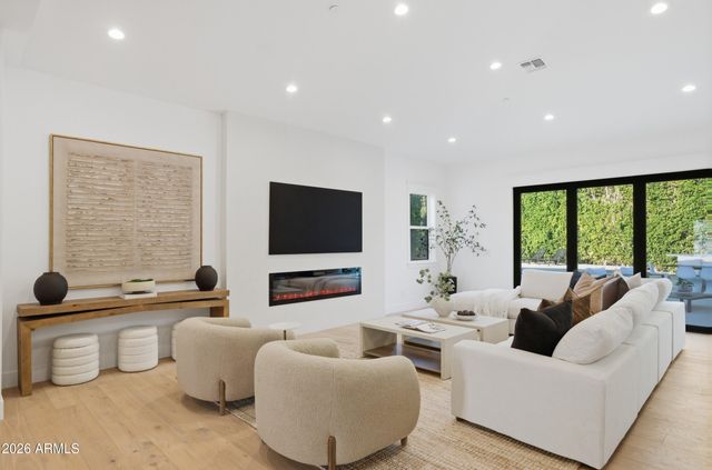 4825 N 70TH Street, Scottsdale, AZ 85251