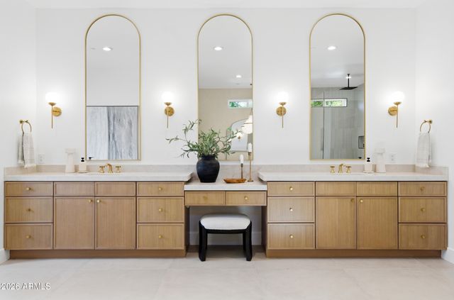 4825 N 70TH Street, Scottsdale, AZ 85251