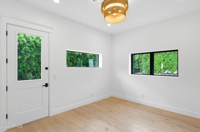 4825 N 70TH Street, Scottsdale, AZ 85251