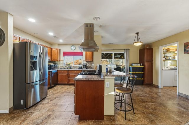 1700 Gschwind Place SW, Albuquerque, NM 87121